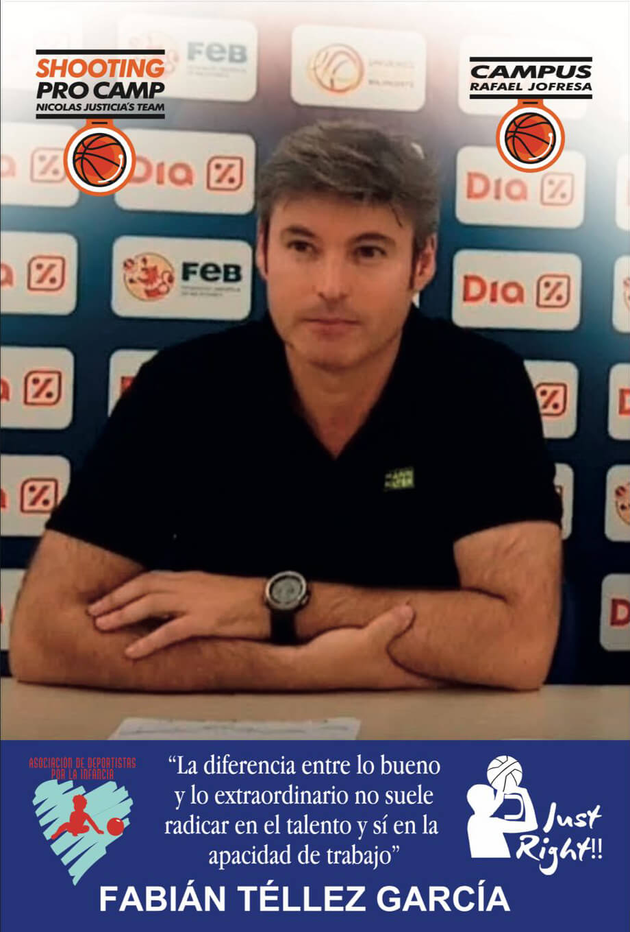 Fabián Téllez dando una charla a sus jugadores